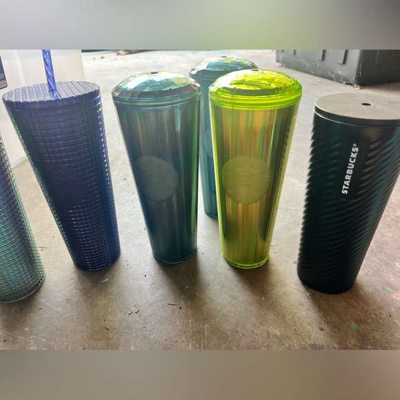 9 Starbucks cups. Only 2 with straws can’t purchase replacements at Starbucks. - Picture 3 of 4